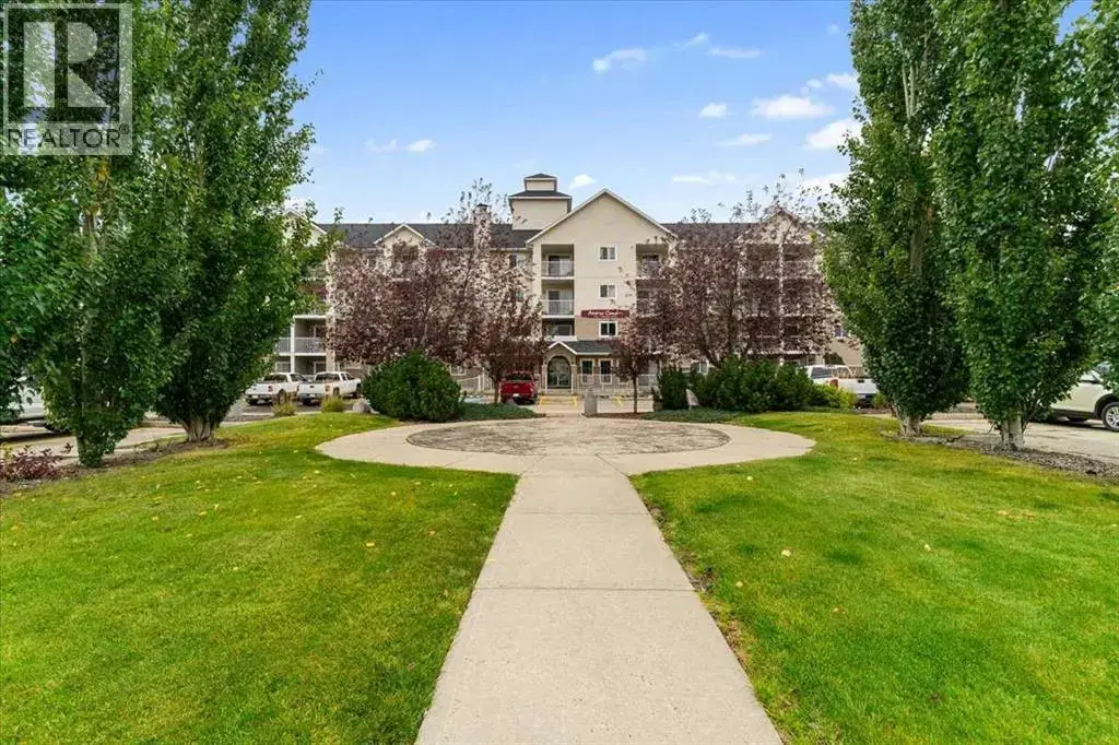 112, 11230 104, Grande Prairie