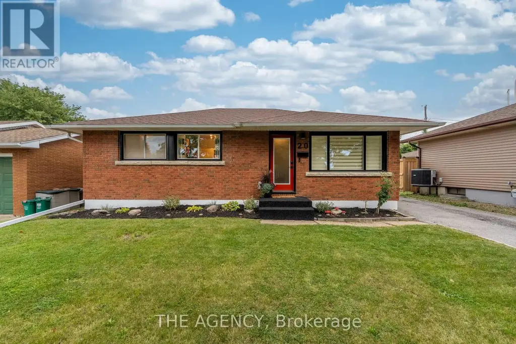 20 Ridge Point Drive, St. Catharines (Burleigh Hill)