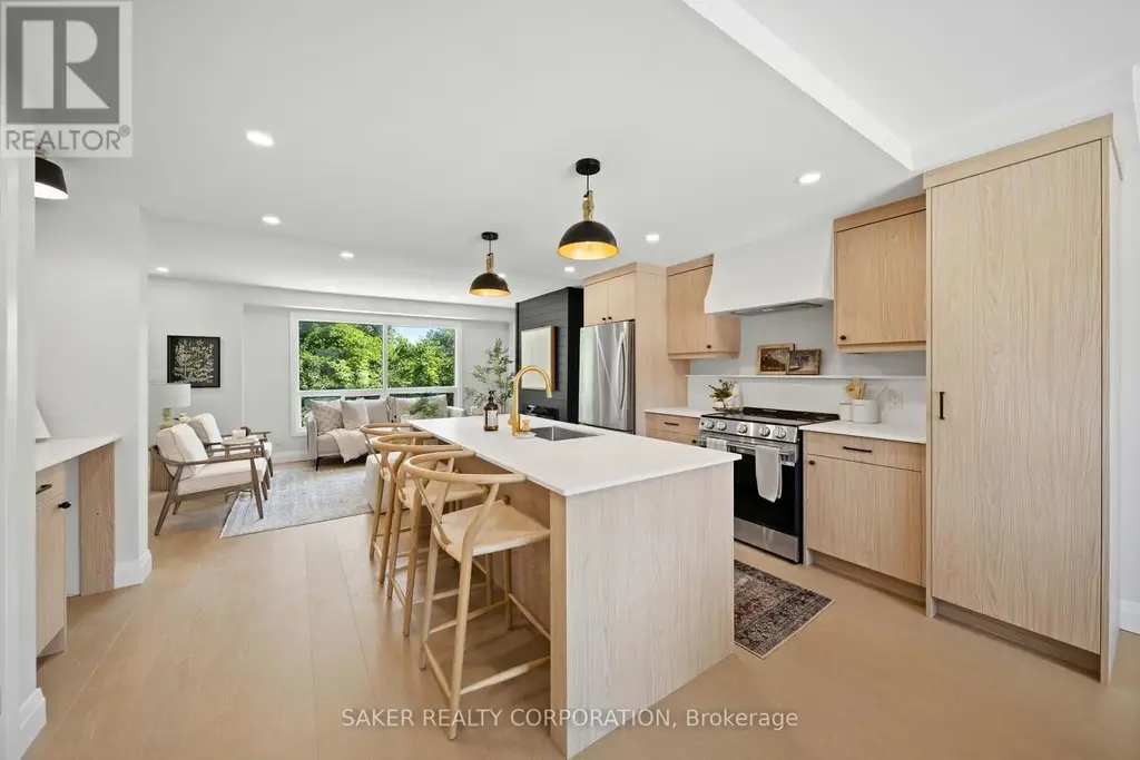 33 - 355 Sandringham Crescent, London South (South R)