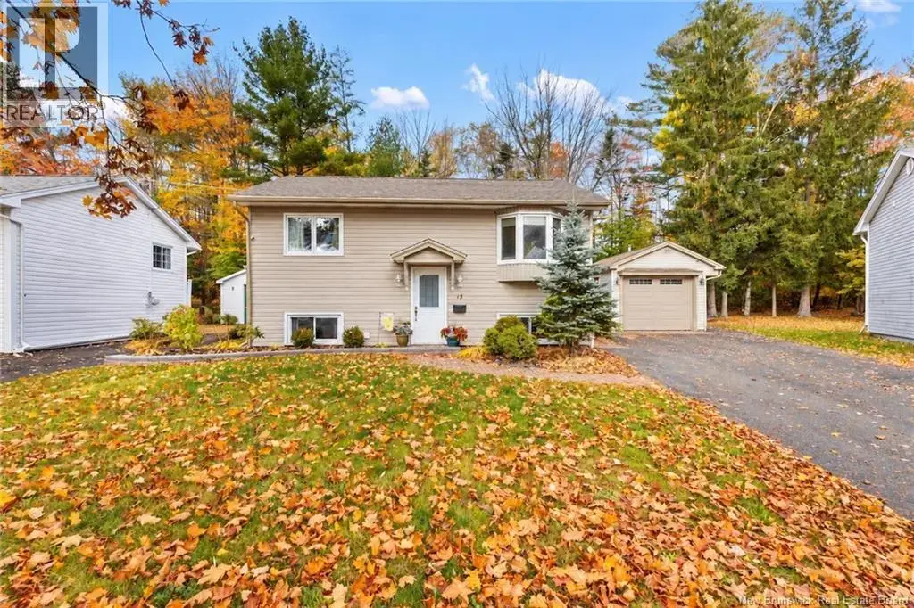 15 Lilac Crescent, Fredericton