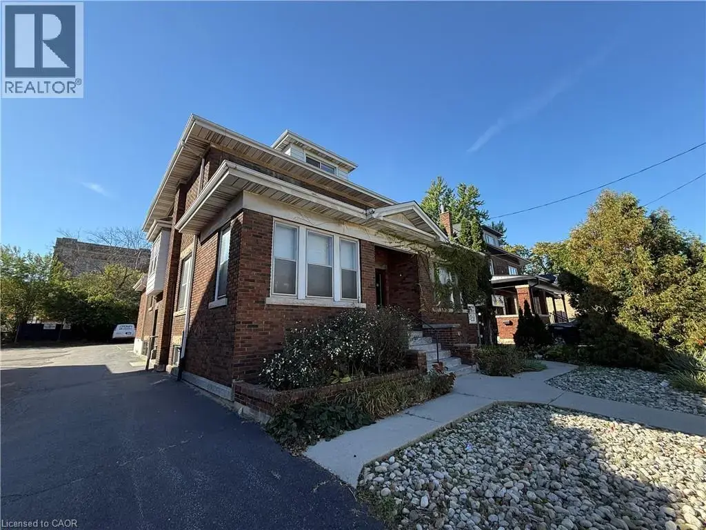 826 Main Street E, Hamilton