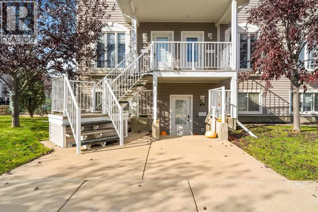 28 Somerset Lane Se, Medicine Hat
