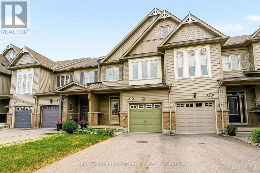 215 Nisbet Boulevard, Hamilton (Waterdown)