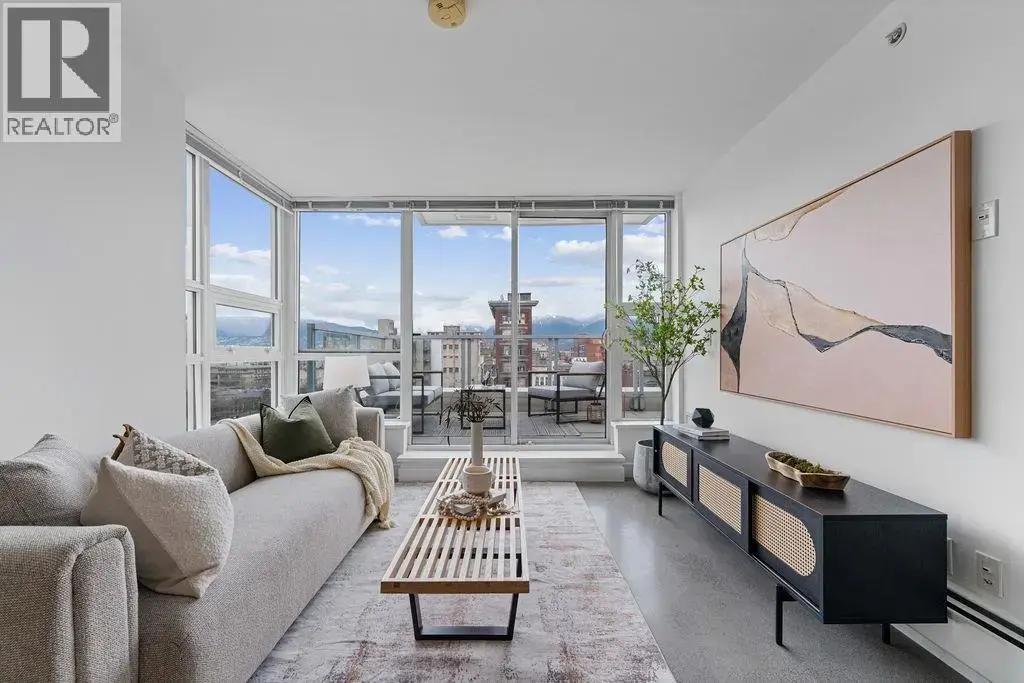 807 231 E Pender Street, Vancouver