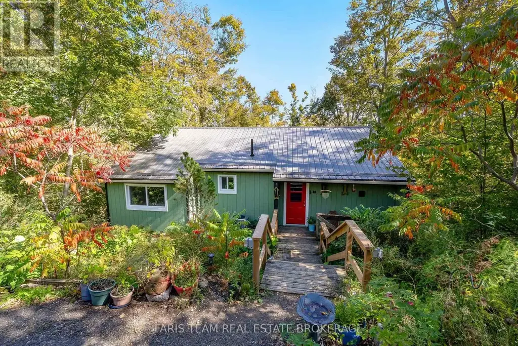 29 Oneida Avenue, Oro-Medonte (Sugarbush)