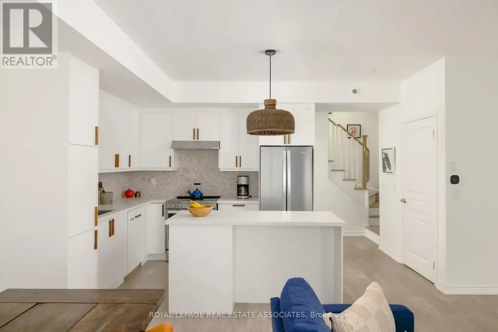 3 - 115 Long Branch Avenue, Toronto (Long Branch)