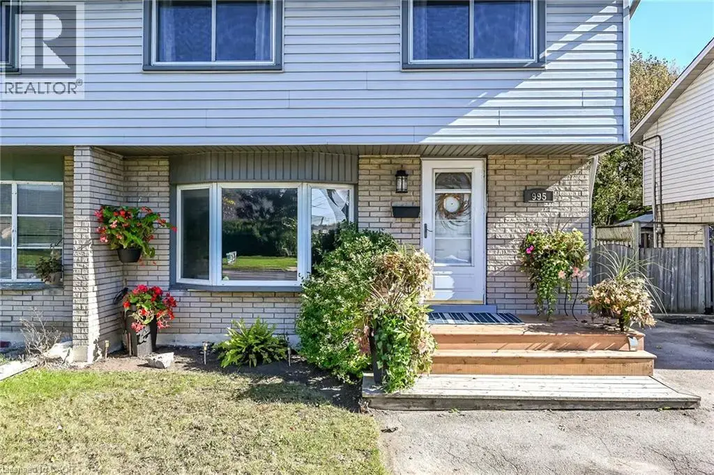 995 Upper Wellington Street, Hamilton