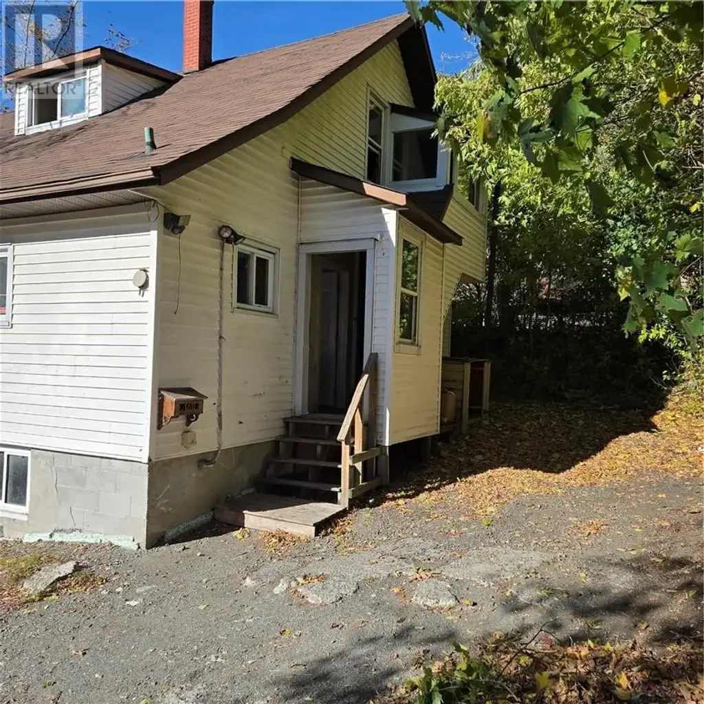 14 Fairview Avenue, Greater Sudbury
