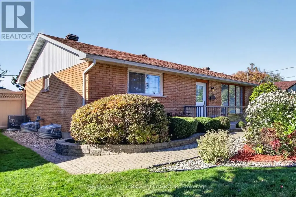 1592 Maxime Street, Ottawa