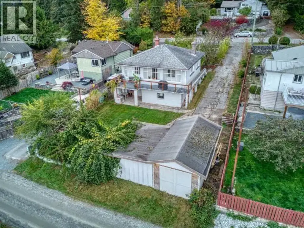 5528 Park Ave, Powell River