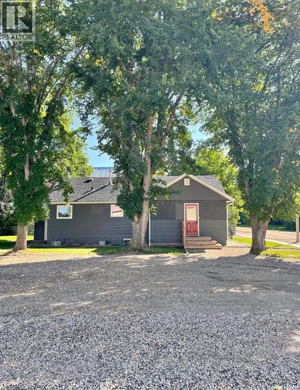 205 Railway Avenue, Hyas