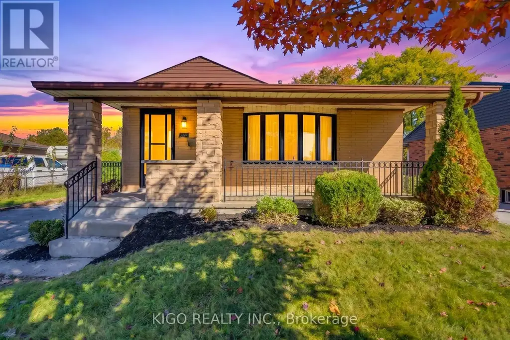 54 Tweedsmuir Avenue, London East (East O)