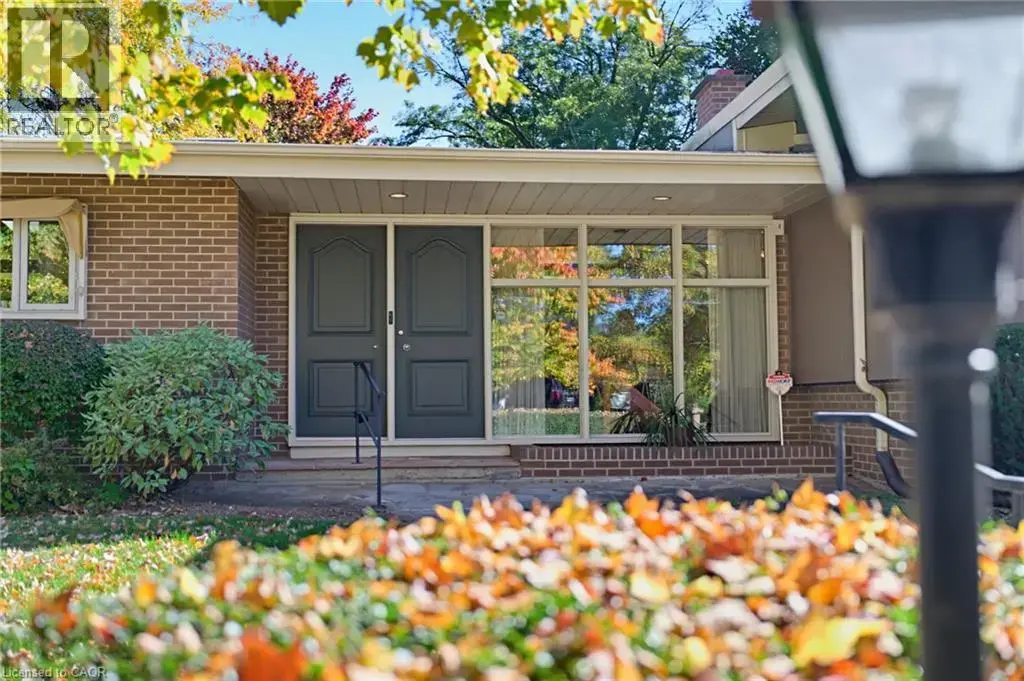 $999900 | University Gardens for Sale at 73 Grant Boulevard | Dundas