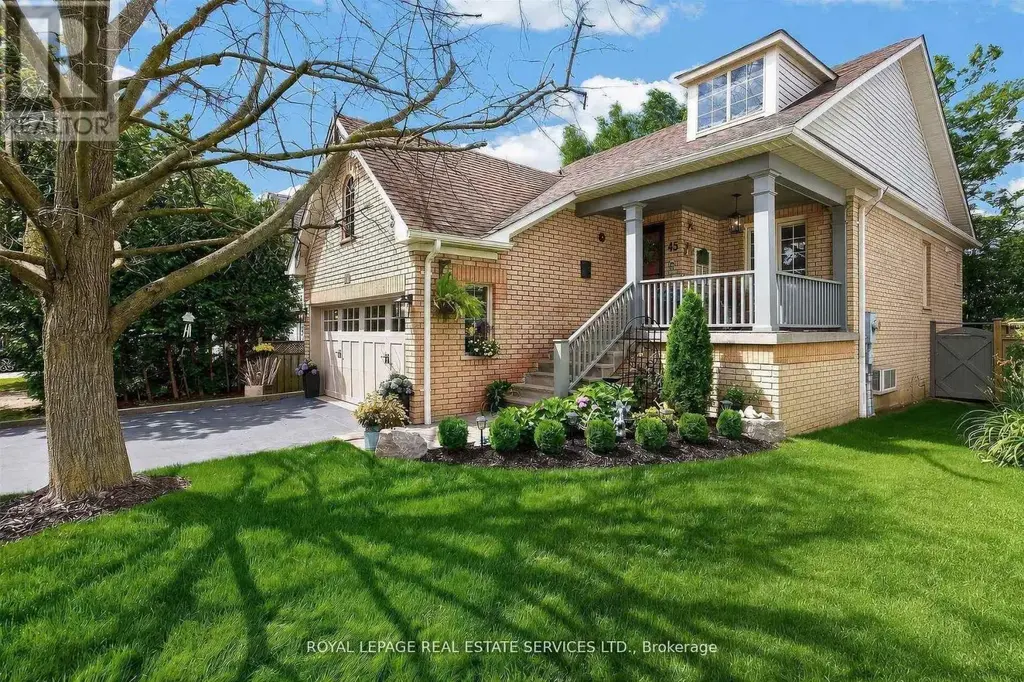 45 Rosemarie Crescent, Whitby (Brooklin)