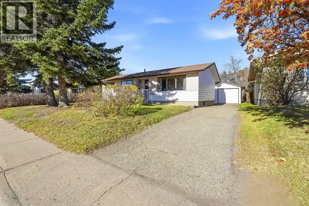 5404 46 Avenue, Lacombe