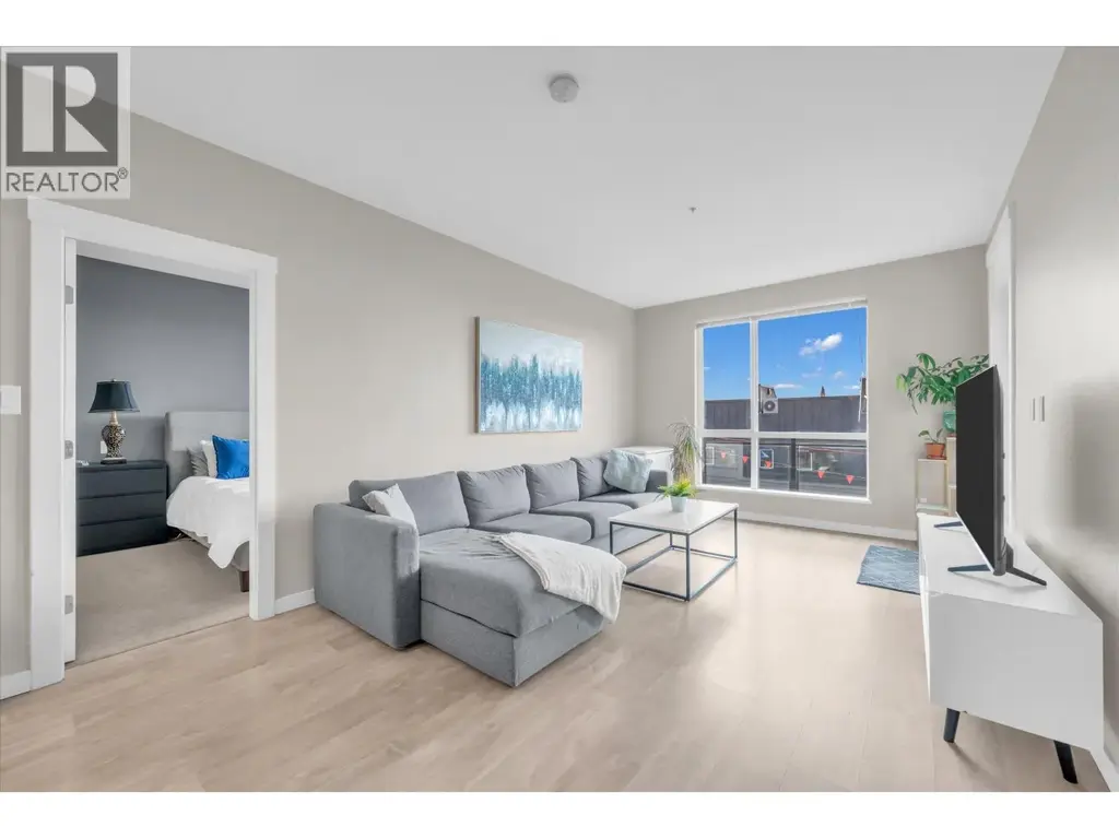 303 625 E 3rd Street, North Vancouver