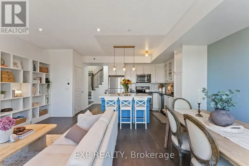 6 - 145 Long Branch Avenue, Toronto (Long Branch)