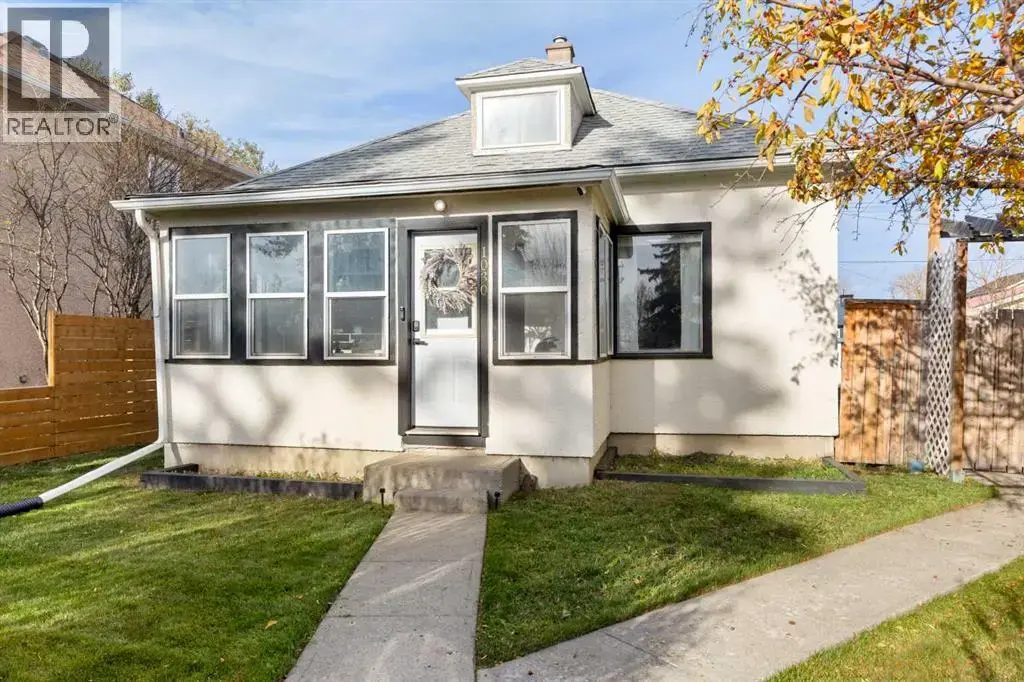 1030 Nanton Avenue, Crossfield