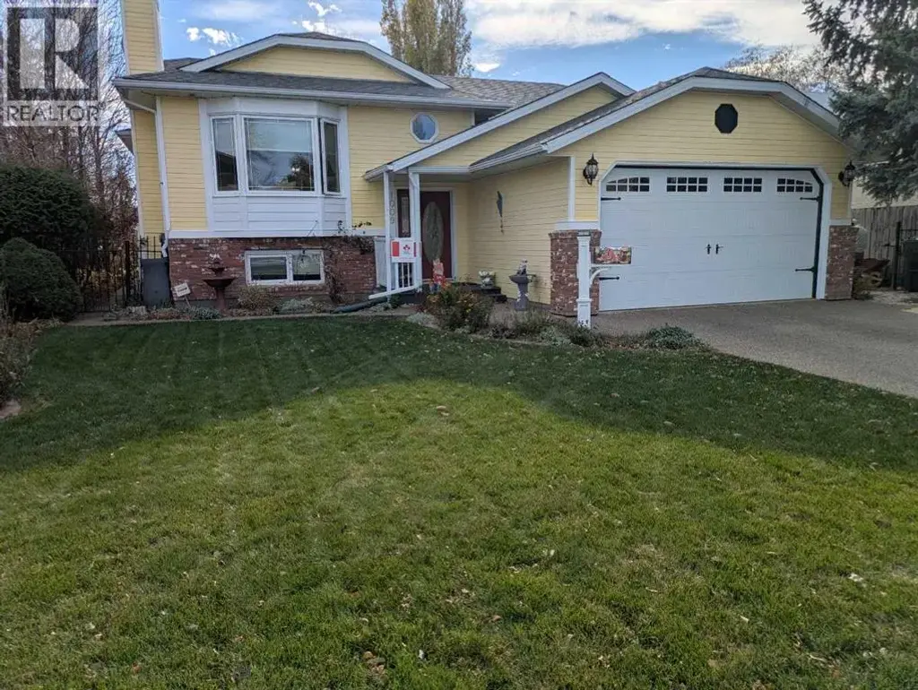 1009 22 Avenue, Coaldale