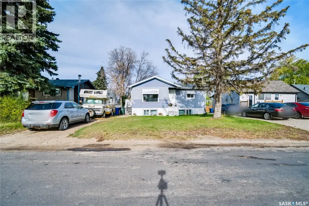 38 30th Street E, Prince Albert