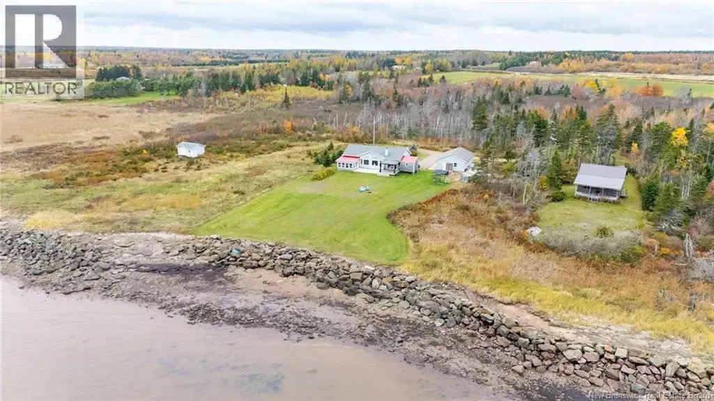 77 Rayworth Beach Lane, Upper Cape