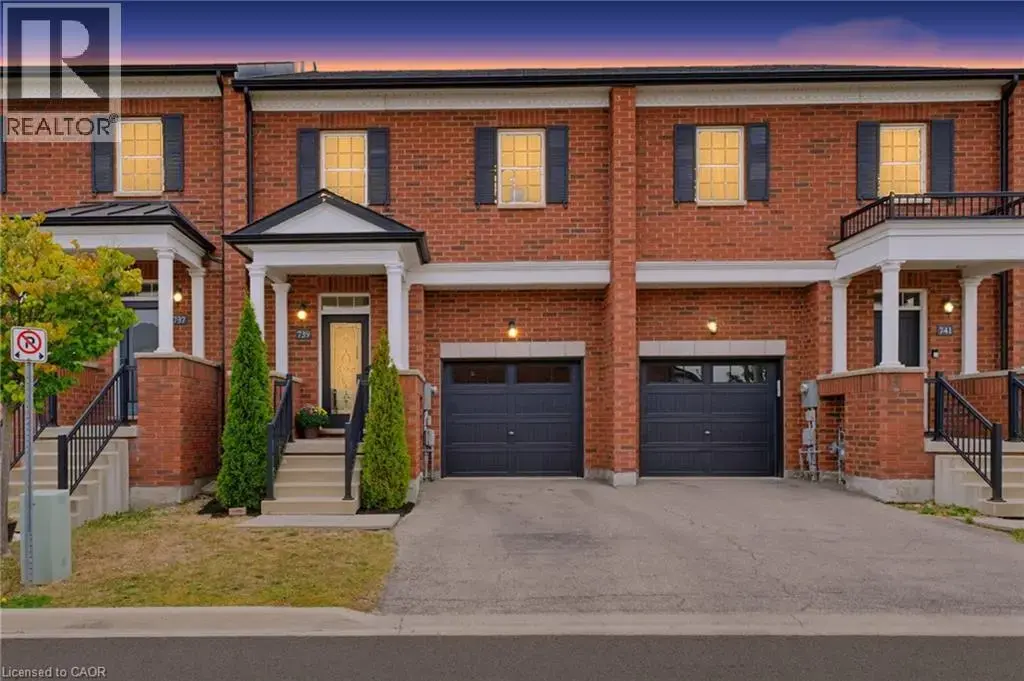 739 Banks Crescent, Milton