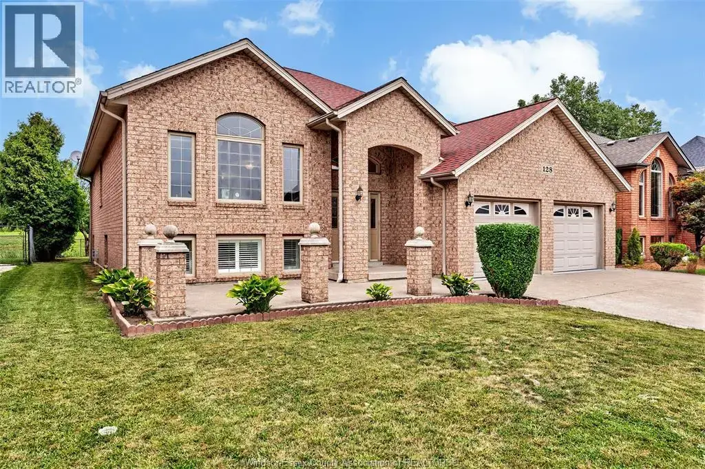 128 Marina Grove, Lakeshore