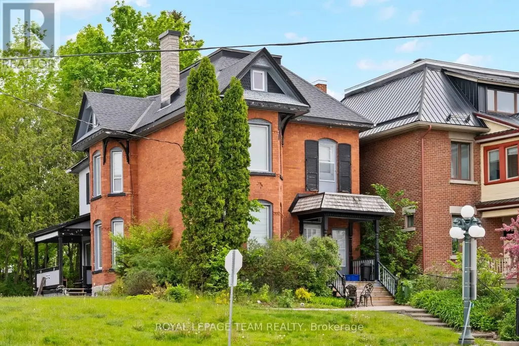 422 Donald B Munro Drive, Ottawa