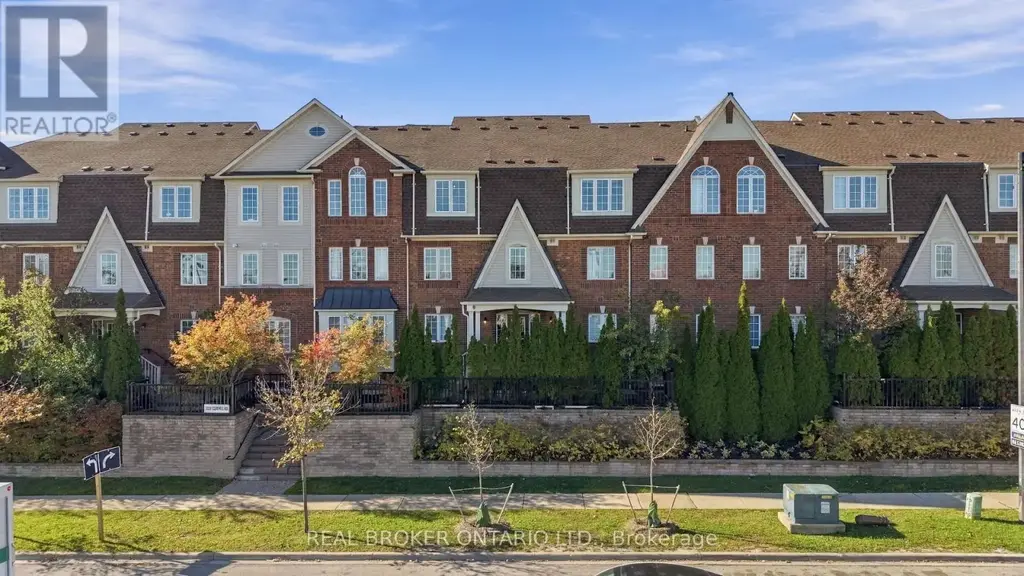 6 - 3026 Clayhill Road, Mississauga (Cooksville)