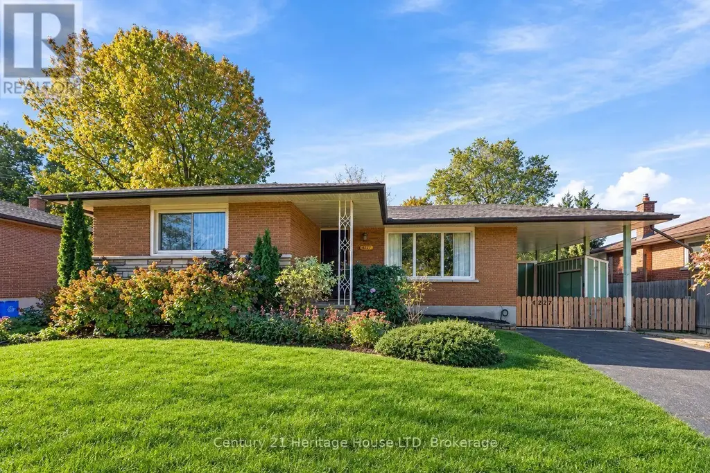 4227 Pettit Avenue, Niagara Falls (Morrison)