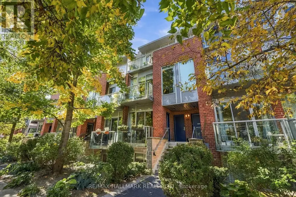 3 - 48 Boston Avenue, Toronto (South Riverdale)