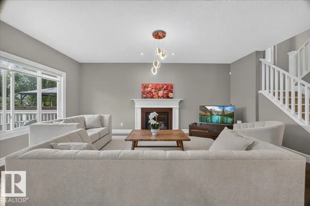11408 15 Av Sw, Edmonton