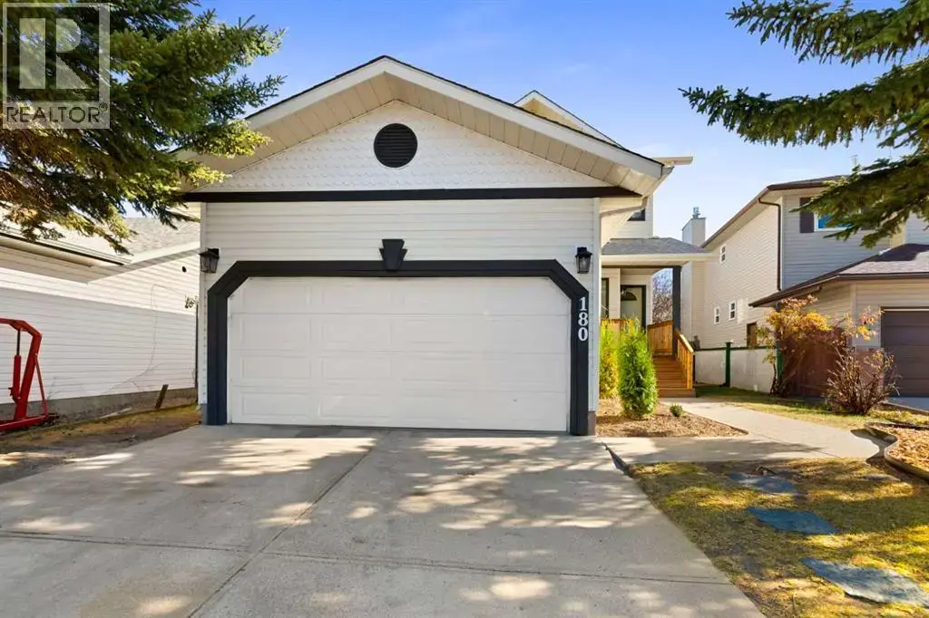 180 Woodside Road Nw, Airdrie