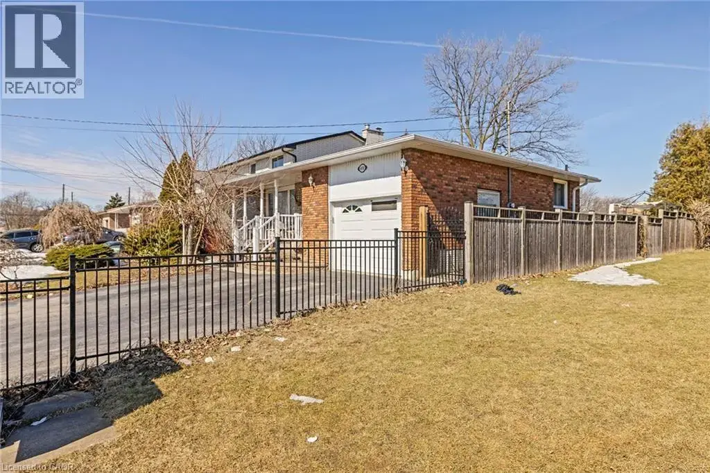 490 Queen Victoria Drive, Hamilton