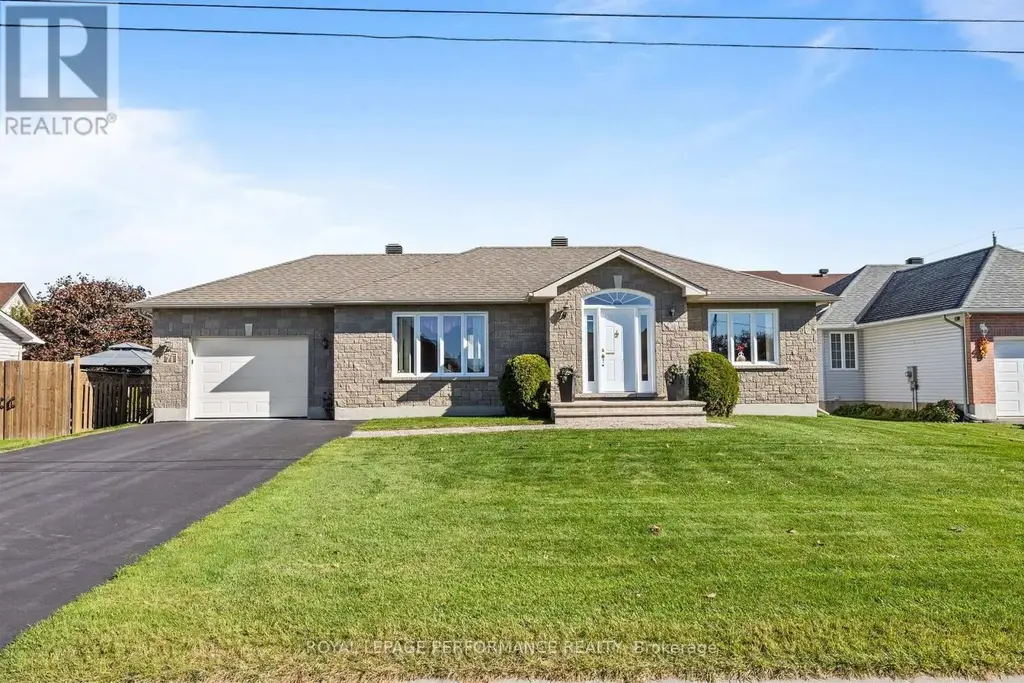 71 Faucher Boulevard, Casselman
