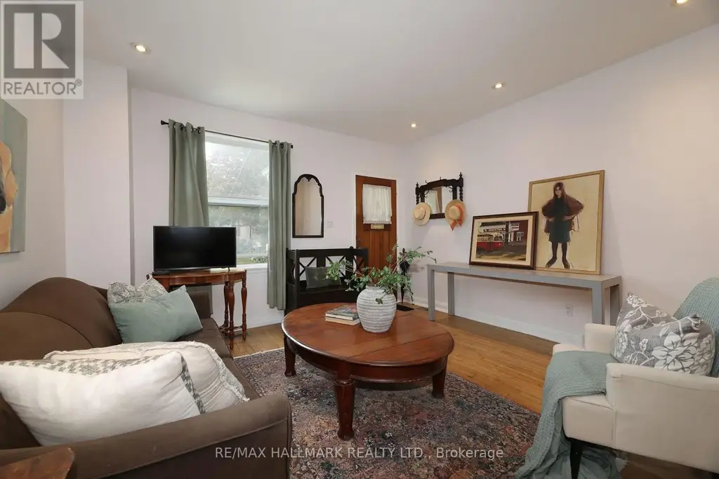 1 Lockwood Road, Toronto (The Beaches)