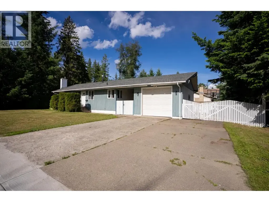 5590 Simon Fraser Avenue, Prince George