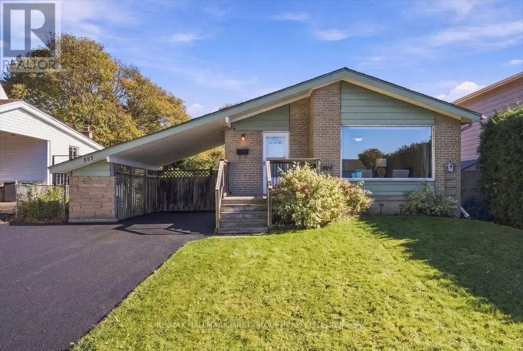 867 Chapleau Drive, Pickering (Bay Ridges)