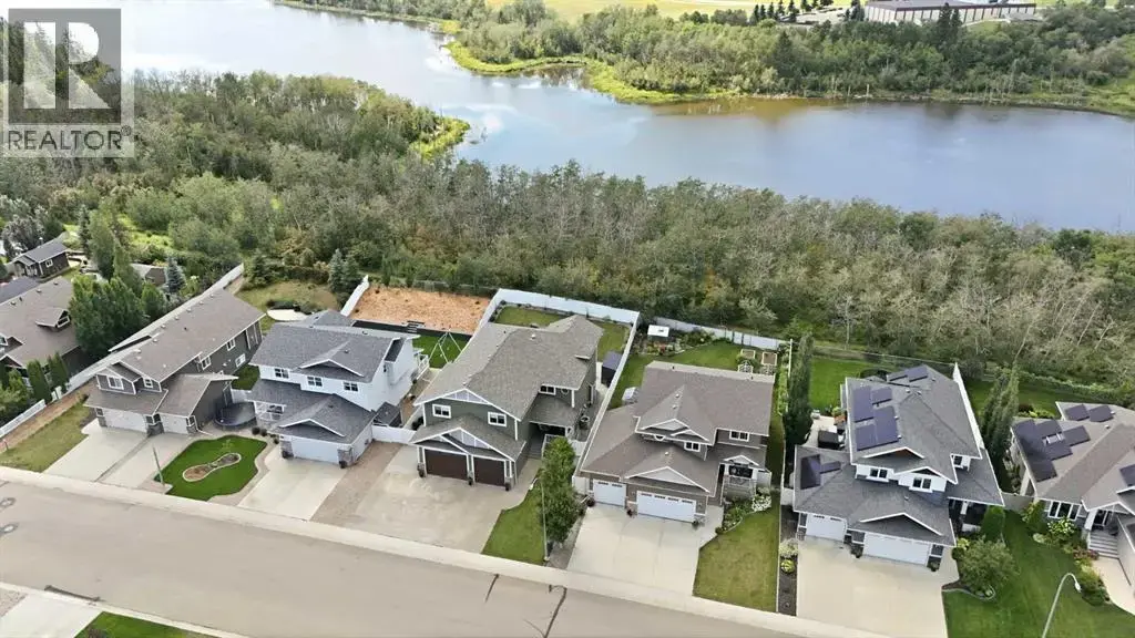 35 Erica Drive, Lacombe