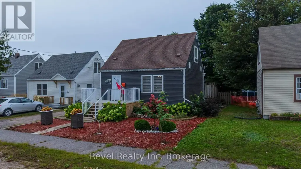 1343 Copeland Street, North Bay (West End)