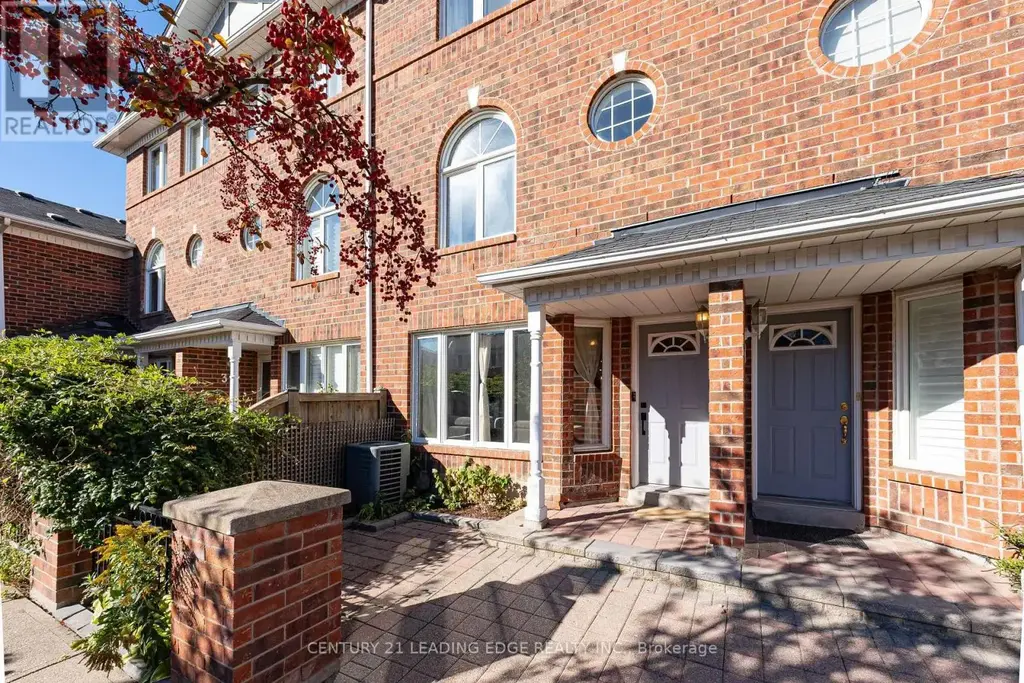 36 - 18 Clark Avenue, Vaughan (Crestwood-Springfarm-Yorkhill)