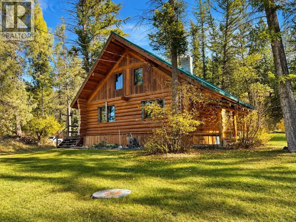 4892 Ogilvey Avenue, Fairmont Hot Springs
