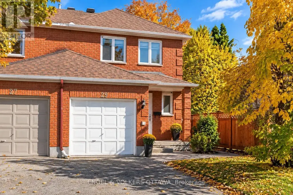 29 Woodbury Crescent, Ottawa