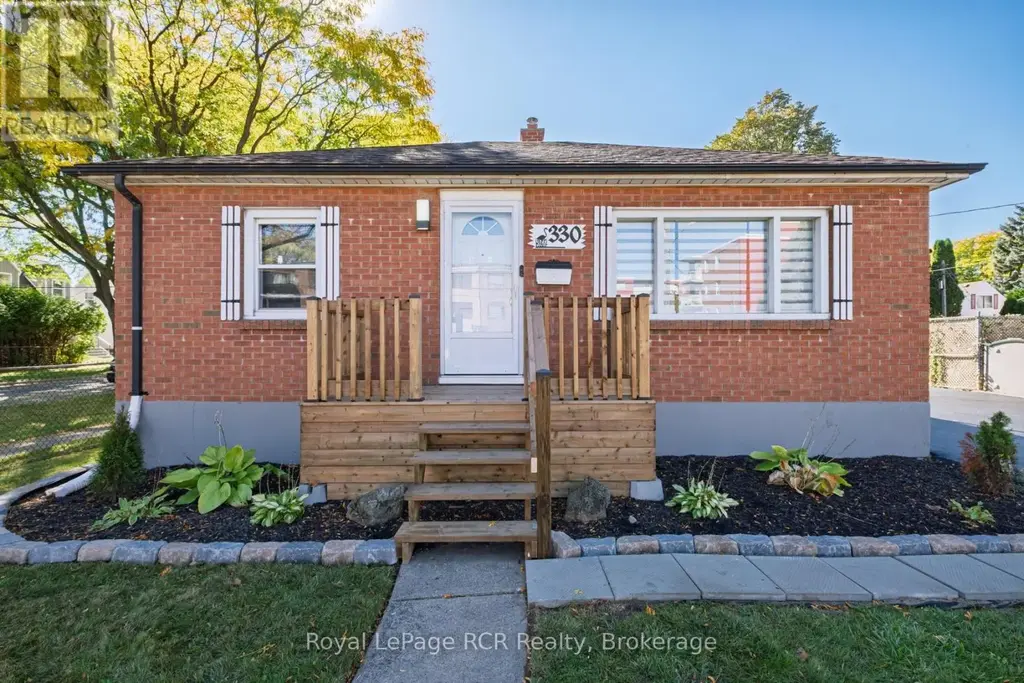 330 Melvin Avenue, Hamilton (McQuesten)