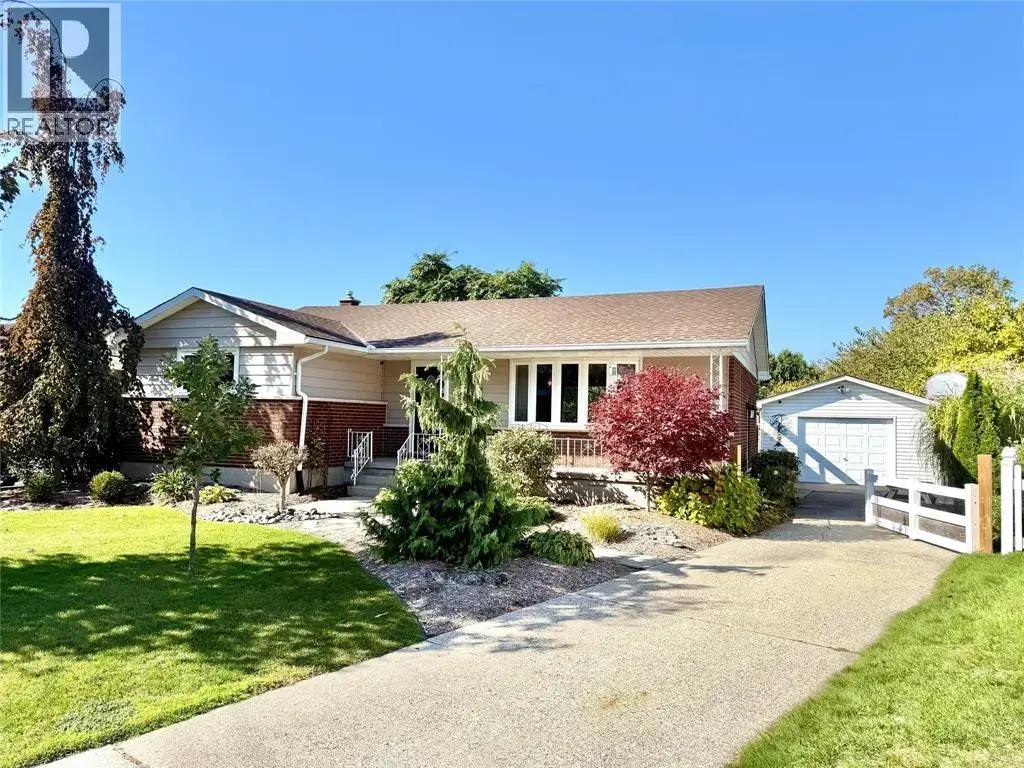 820 Woodward Crescent, Sarnia