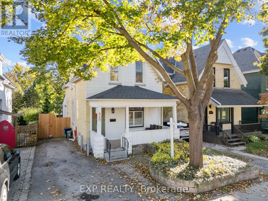 829 Elias Street, London East (East G)