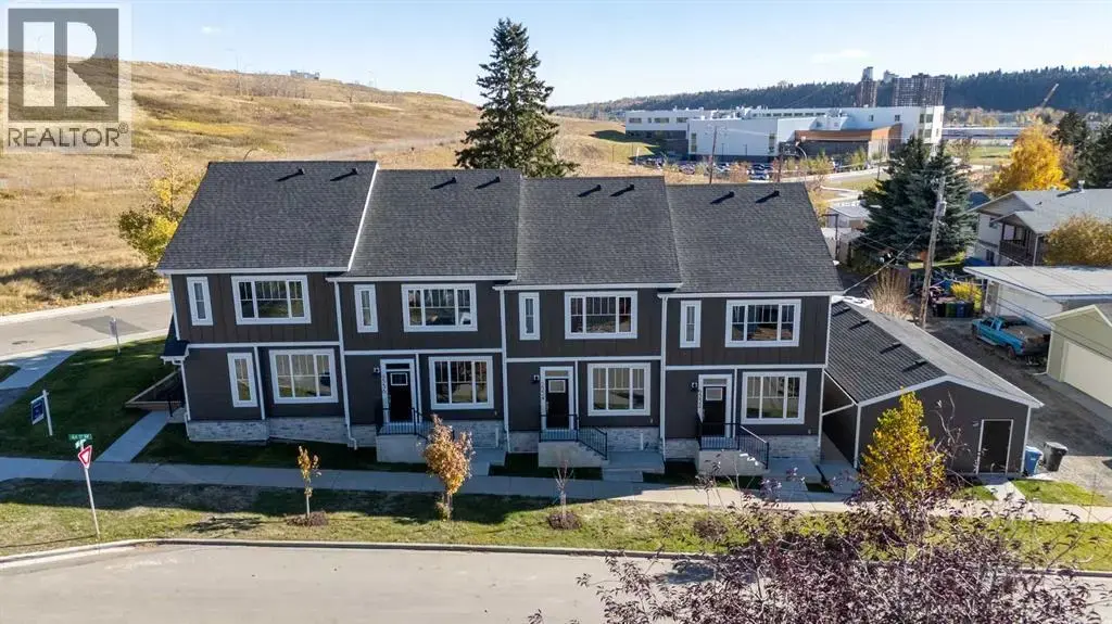 2232 44 Street Nw, Calgary