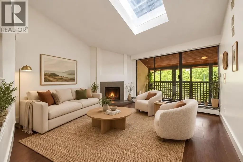 304 141 W 13th Street, North Vancouver