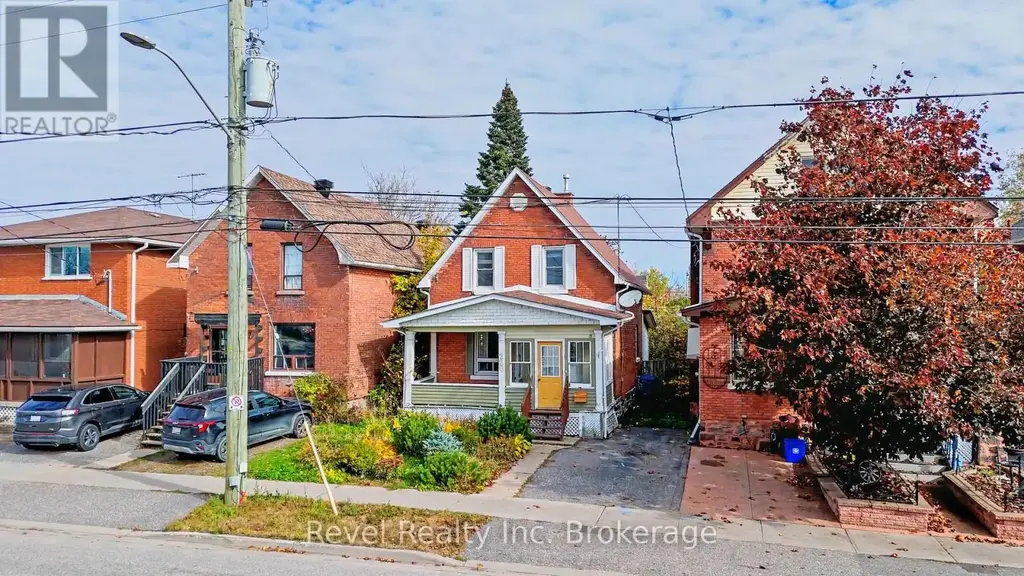 220 First Avenue E, North Bay (Central)