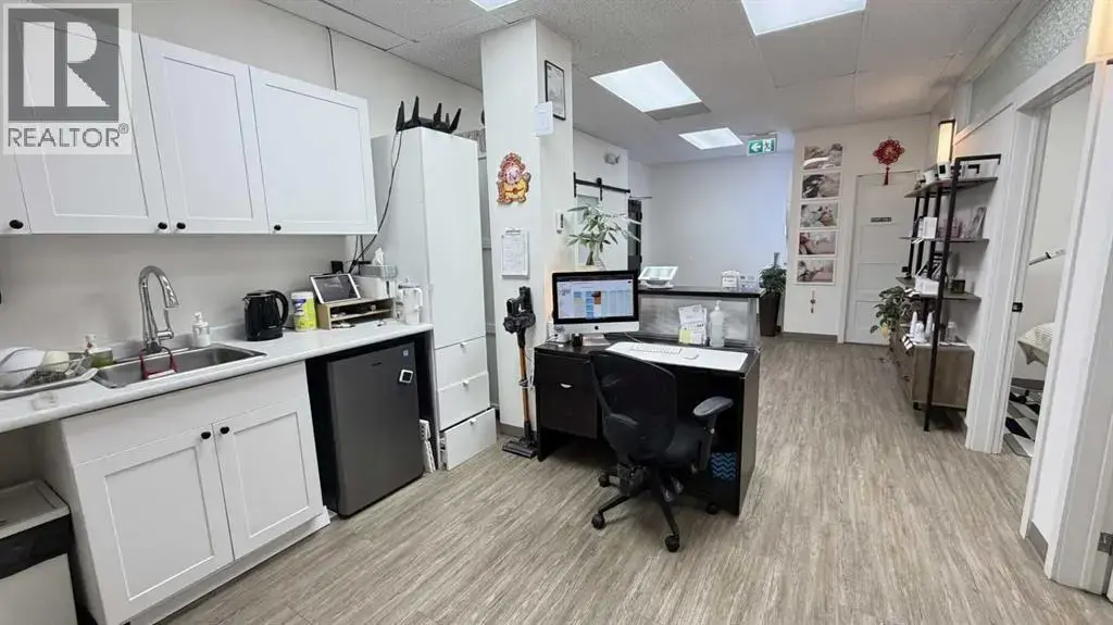 809 Manning Road Ne, Calgary